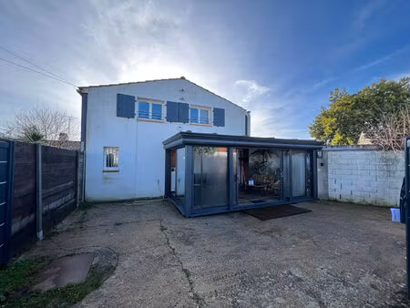 maison commequiers  hyper centre de commequiers   2 chambres   proche toutes commodités