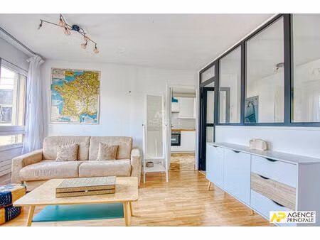 le chesnay limitrophe versailles appartement 2 pièces de 42.04 m² carrez situé au 4ème et 