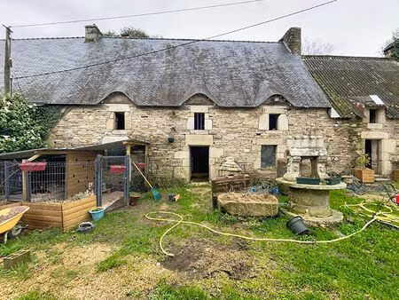 ensemble de longère à rénover à fort potentiel.