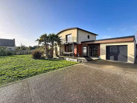 plougonvelin - maison contemporaine 143m² sur 891m² de terrain paysagé