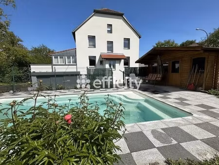 maison 8 pièces - 200 m²