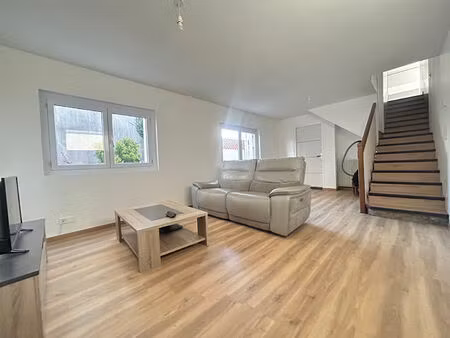 grande maison de ville avec studio indépendant