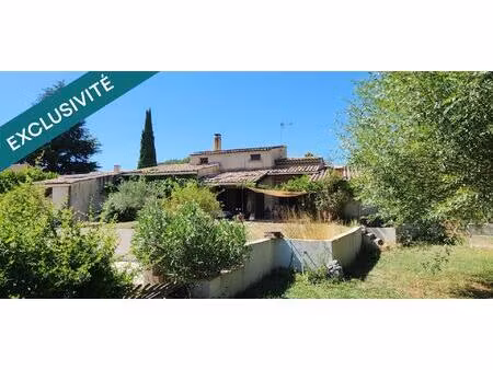 maison au calme avec piscine et panneaux photovoltaïques