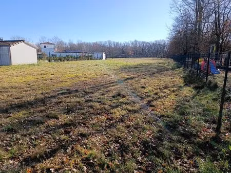 terrain à bâtir dans un cadre privilégié!