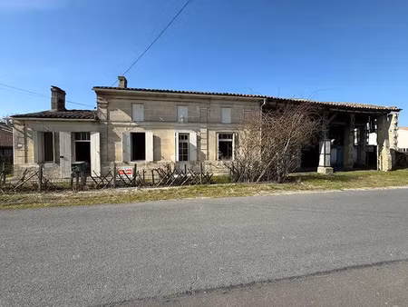 vente maison 5 pièces 186 m² à saugon (33920)  76 000 €