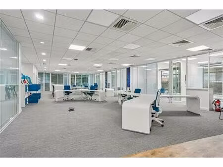 location bureau meudon 684 m²