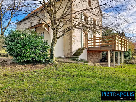 maison avec terrasse et jardin  proche du centre