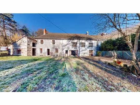 maison spacieuse à saint-bonnet-de-rochefort