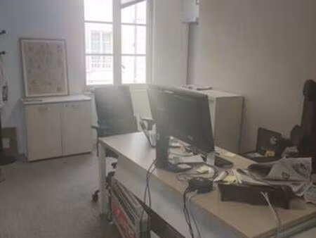 location bureau niort 148 m²