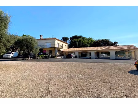 location bureau 80 m² à roquefort-les-pins (06330)