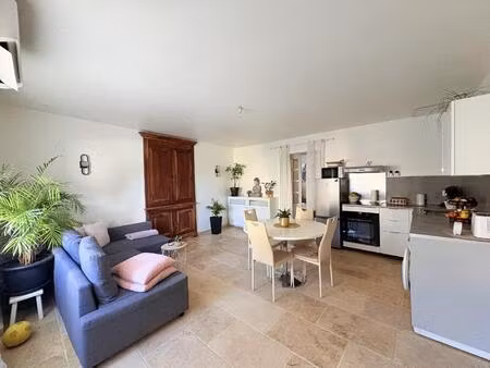 location appartement 2 pièces 46m² vic le fesq 30260