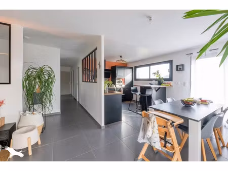 vente maison 4 pièces 77 m² à eygurande (19340)  176 714 €