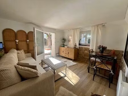 à vendre : appartement 2 pièces au coeur de le muy