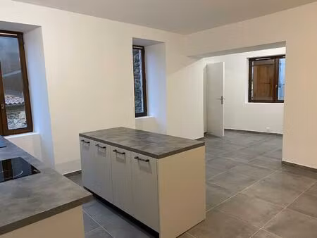 location appartement 2 pièces 42m² les vans 07140