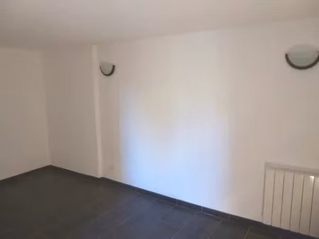 location appartement 1 pièce 16 m² à tourrettes-sur-loup (06140)
