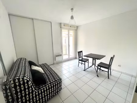 location appartement 1 pièce 22 m² à marseille 6 (13006)