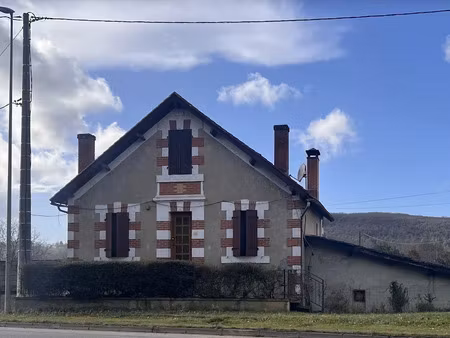 vente maison 9 pièces 146 m² à saint-cyprien (24220)  148 260 €