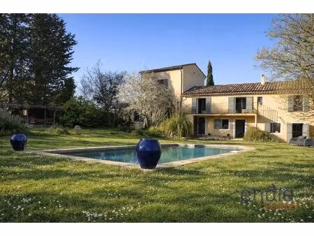 authentique mas provençal du xixe siècle  sur 1 hectare avec piscine.