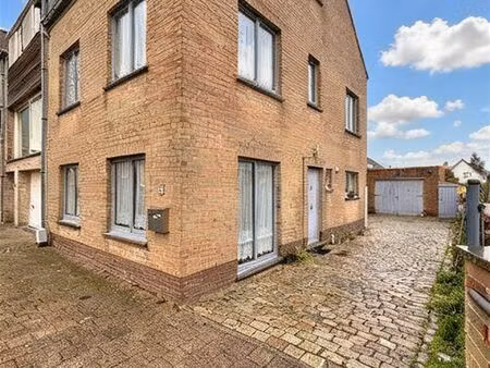 ruime woning met 3 slaapkamers en aparte garage