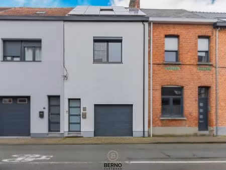 gerenoveerde woning met garage op toplocatie