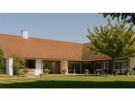 indrukwekkend vastgoed op 3.667 m² met dubbele garage