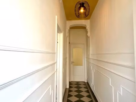 instapklare rijwoning in het hart van harelbeke met uitweg voor fietsen