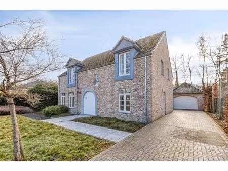 instapklare woning op 10a in rustige en gegeerde ligging te maasmechelen!