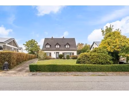 ud83cudfe1 ruime gezinswoning met tuin op uitstekende locatie in houthalen-helchteren