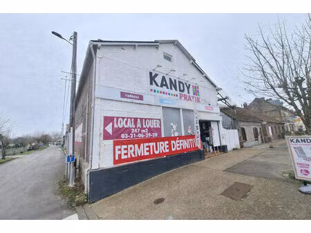 vente local commercial  200.00m²  rue
