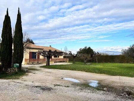 villa t4 106 m2 sur 16000 m2 terrasse 40 m2 garage