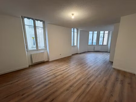 location appartement 3 pièces 61 m² à saint-uze (26240)
