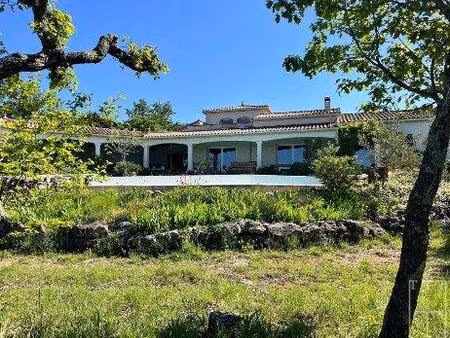 villa à la vue imprenable proche barjac