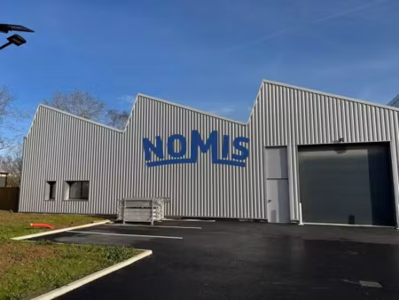 a l'est de nantes  local d'activité 328 m² - face au centre de