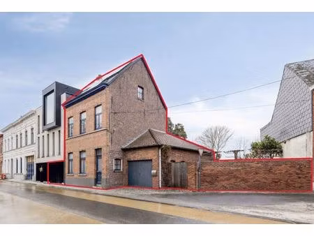 charmante halfopen bebouwing vlakbij station wetteren