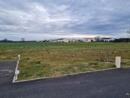 vente terrain 400 m² corme-royal (17600)