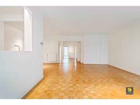 appartement te koop in berchem met 2 slaapkamers