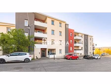 appartement t3 avec terrasse et parking