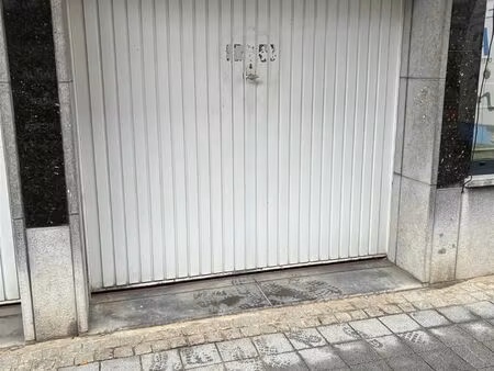 gesloten garagebox te huur