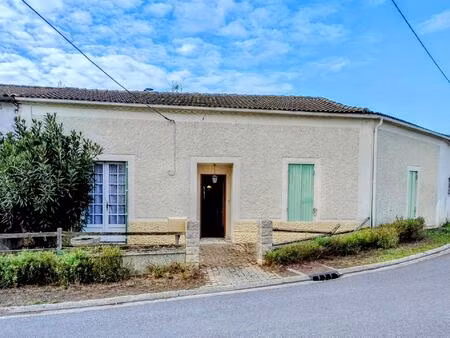 maison de village de 136 m2 avec dépendances sur une parcelle de 1026 m2