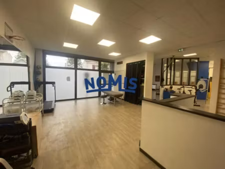 local commercial/bureaux à louer à rezé - 110 m²