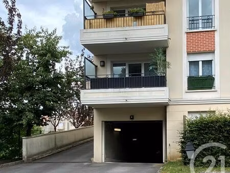 location parking meaux 77100