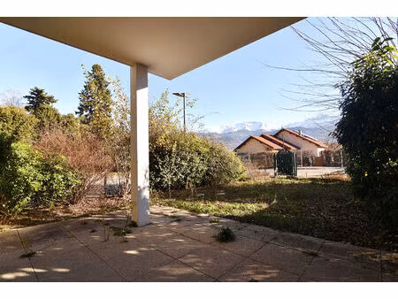 crolles proche nature t2 rdj  cuisine entièrement équipée