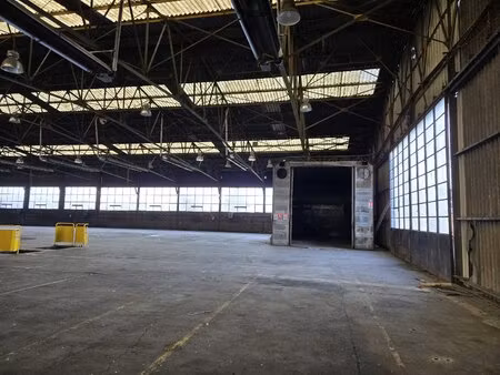 location local professionnel 1 000m² chambray les tours 37170