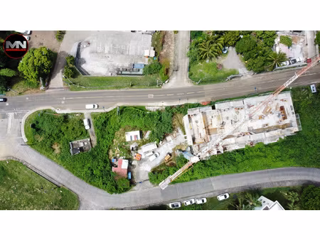 a louer 415 m2 a basse gondeau - le lamentin