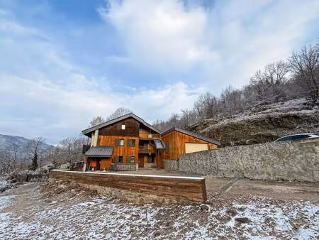 maison lumineuse de 11 pièces à ax-les-thermes