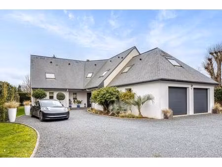 maison de 7 pièces de 235 m² à la londe