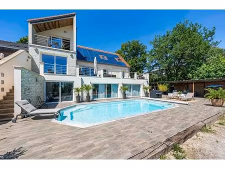 maison de 12 pièces de 239 m2 en vente à linas - idéal familles