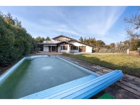 maison de 7 pièces de 176 m² à chavanod