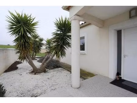 maison de 6 pièces de 158 m² à pezens