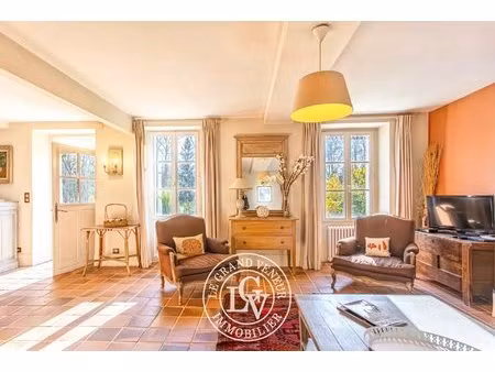 proche fontainebleau - dormelles - maison de charme et sa grange sur un grand terrain de 3